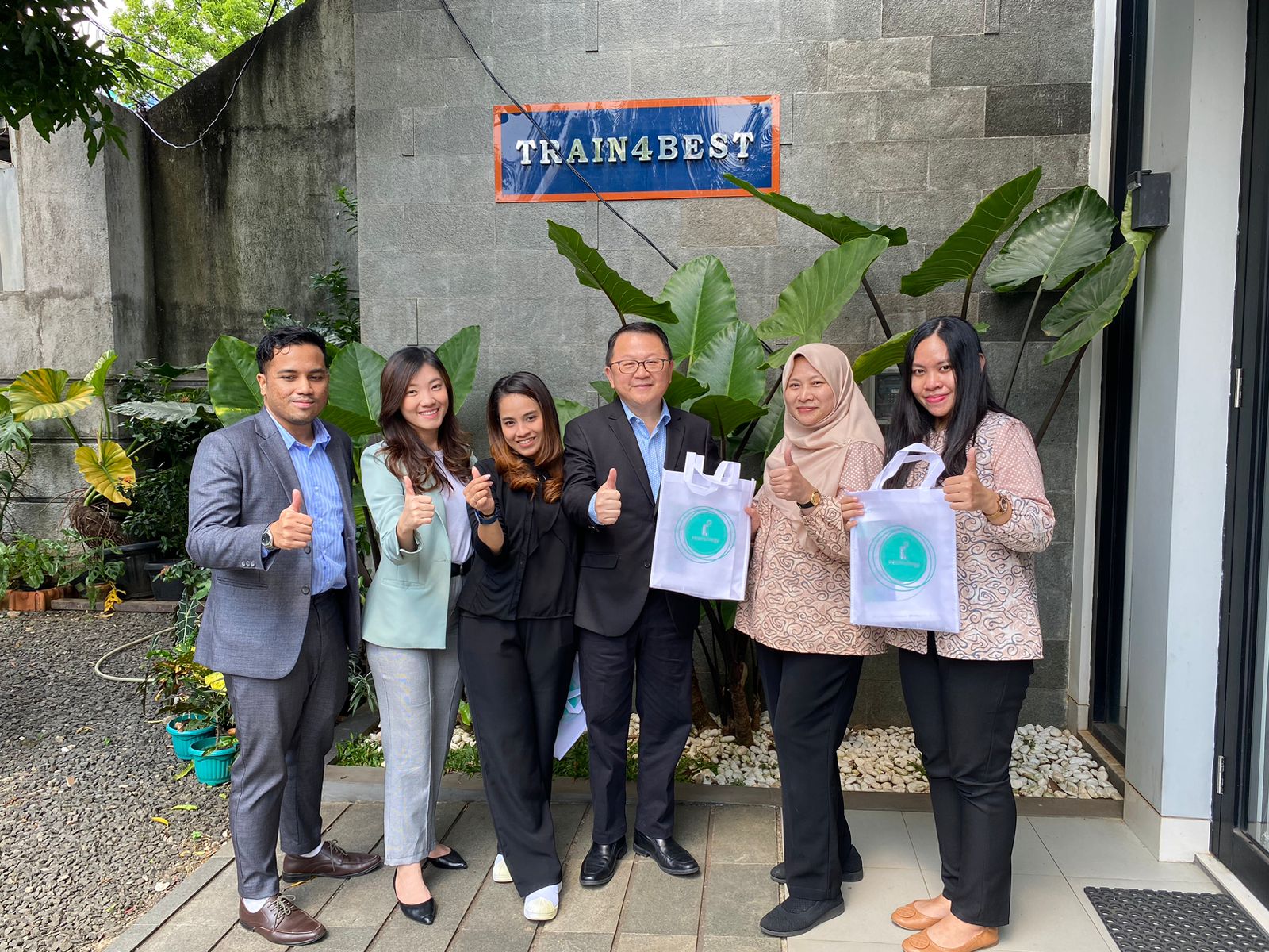 WhatsApp Image 2023-06-09 at 12.00.27