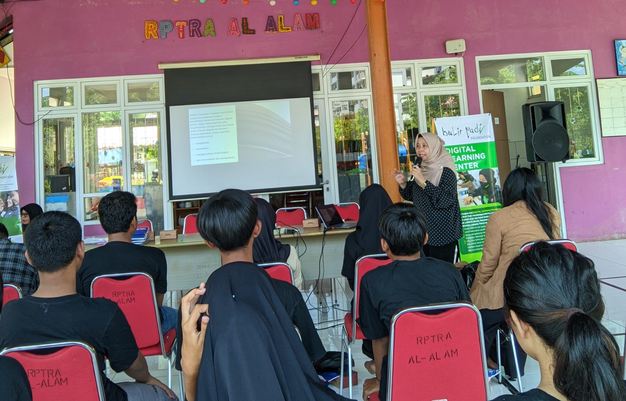 PXL_20231216_112300146.NIGHT